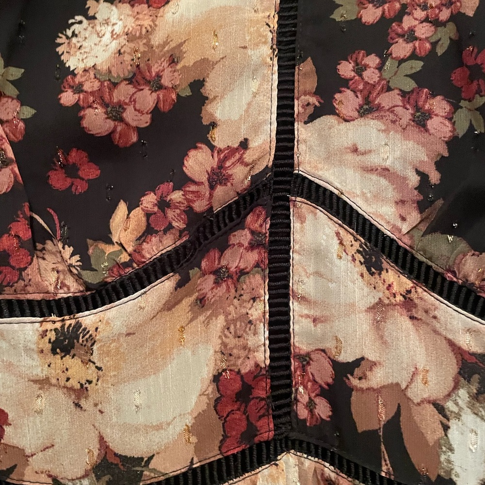 Floral Ruffle Sleeve Dress - Picture 2 of 6